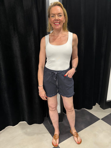 Super Stretch Frayed Hem Shorts (navy) - chichappensboutique