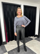Load image into Gallery viewer, Leather Look Leggings Black - chichappensboutique