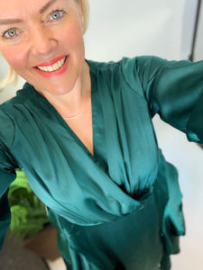 Mistletoe Midi Dress - chichappensboutique
