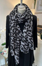 Load image into Gallery viewer, Waffle Leopard Scarf (various colours) - chichappensboutique