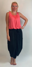 Load image into Gallery viewer, Essential Pleat Front Bubble Top - chichappensboutique
