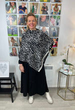 Load image into Gallery viewer, Animal Poncho (various colours) - chichappensboutique