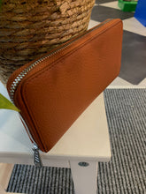 Load image into Gallery viewer, Aspen Leather Purse (boxed) - chichappensboutique