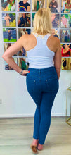Load image into Gallery viewer, Bum Sculpting Jeans - chichappensboutique