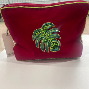 Embroidered Palm Pouch - chichappensboutique