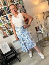 Load image into Gallery viewer, Wedgewood Skirt - chichappensboutique
