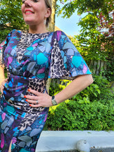 Load image into Gallery viewer, Midnight at The Oasis - chichappensboutique