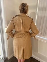 Load image into Gallery viewer, Trench Coat - chichappensboutique