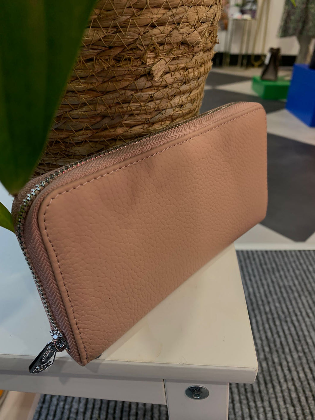 Aspen Leather Purse (boxed) - chichappensboutique