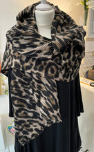 Load image into Gallery viewer, Waffle Leopard Scarf (various colours) - chichappensboutique