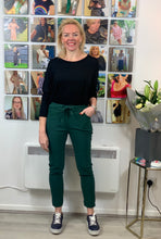 Load image into Gallery viewer, Essential Turn Up Trousers - chichappensboutique